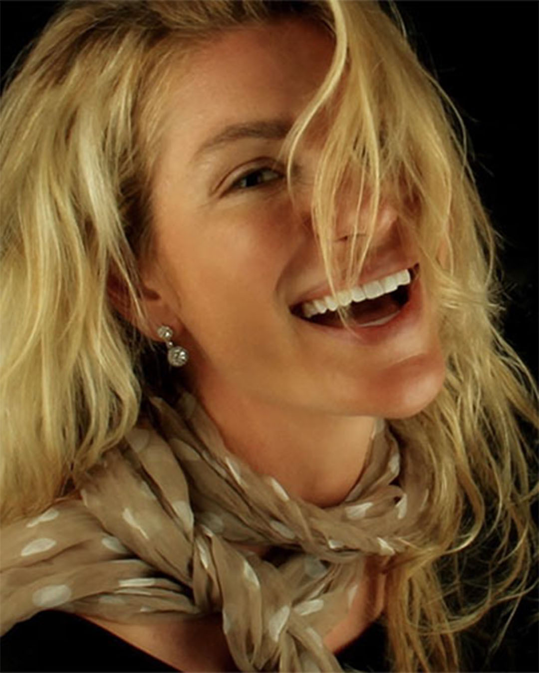 We offer solutions for your dental needs, from cleaning to veneers to implants to full dental services.